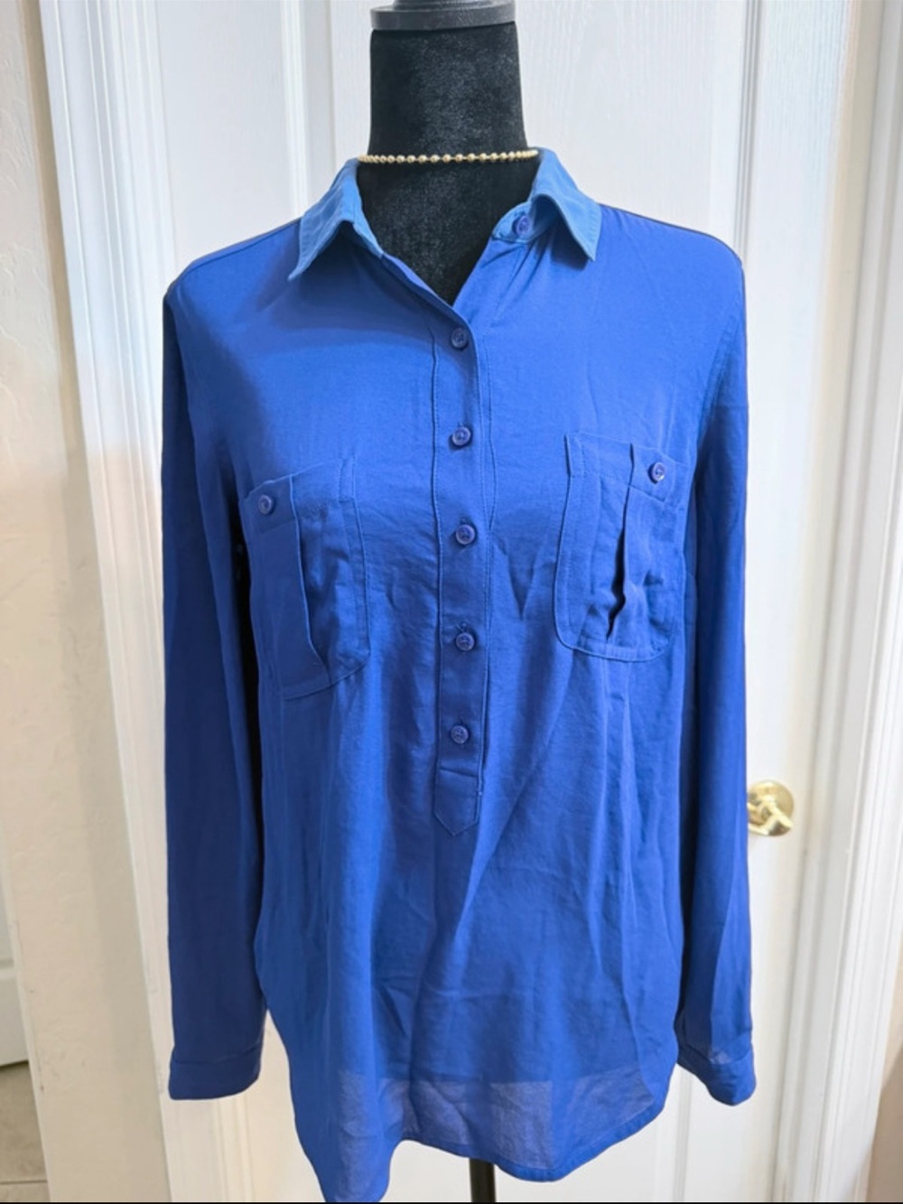 Ann Taylor LOFT Cobalt Blue Button Front Long Sleeve Blouse Double Pocket Size S